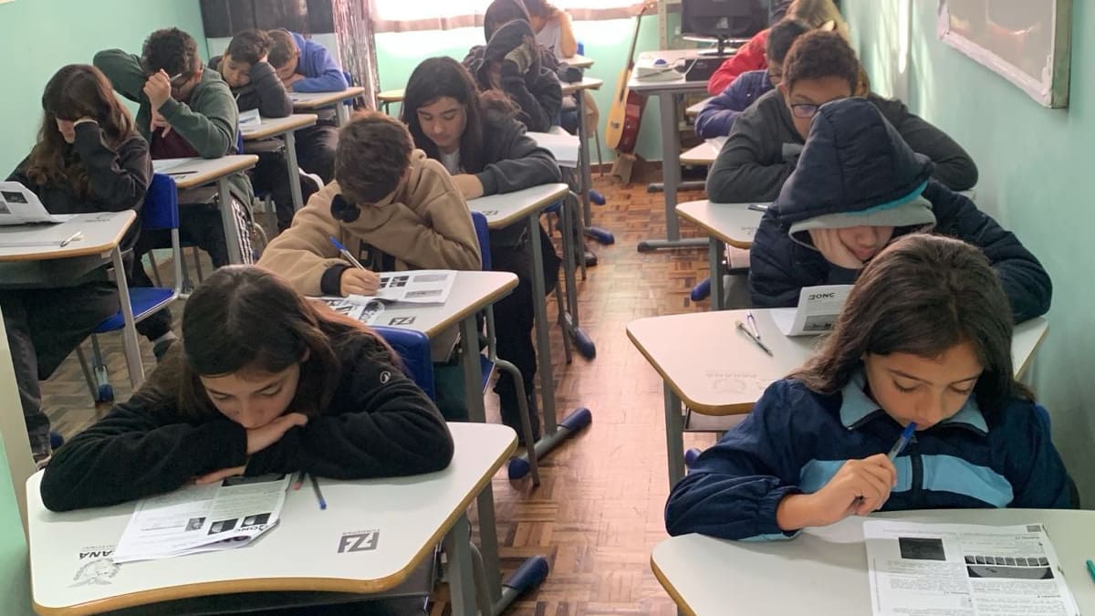 Conselho Nacional de Educação define regras para uso de inteligência artificial nas escolas