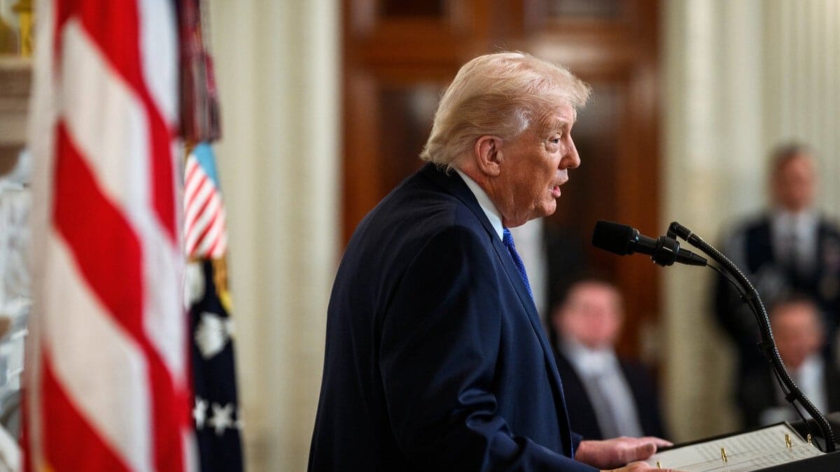 Trump critica decisão da Suprema Corte que proibiu tarifas sobre produtos importados