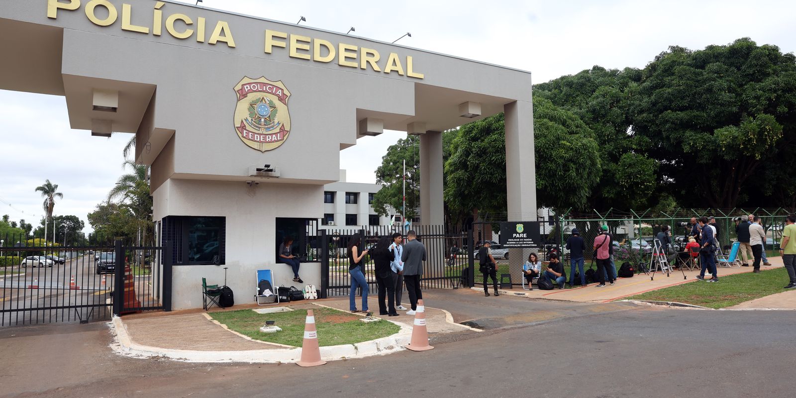 Polícia Federal investiga instituição financeira por lavagem de dinheiro