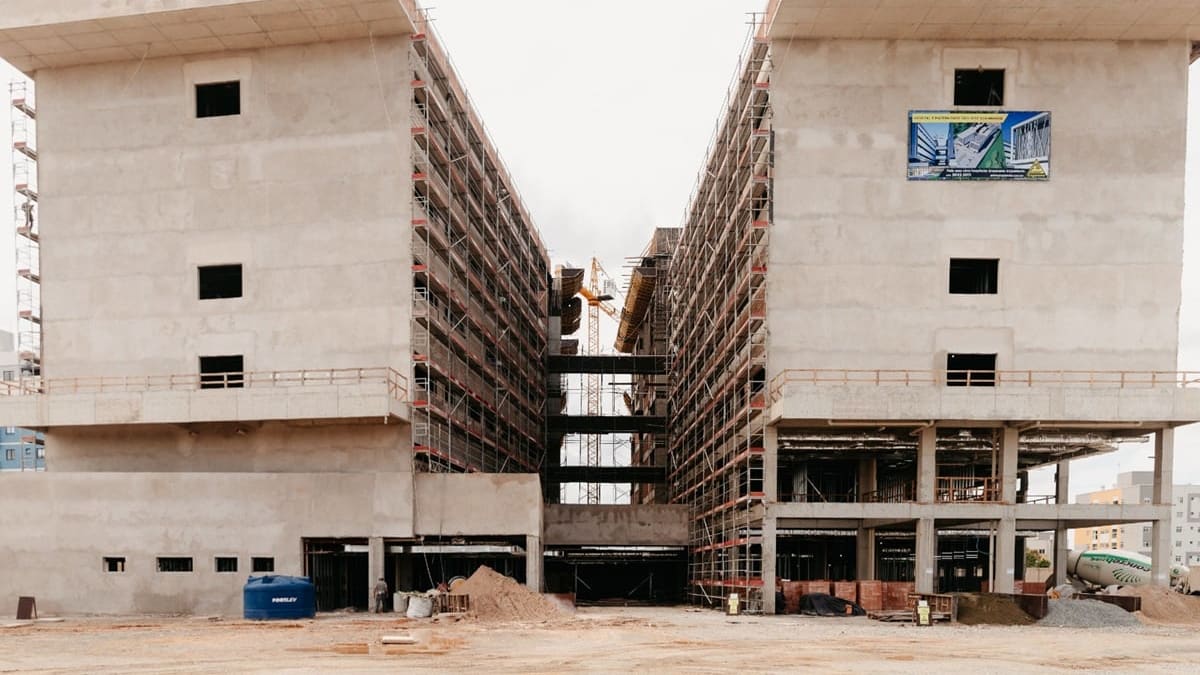 Construção do Hospital e Maternidade de São José dos Pinhais avança para 32,2%