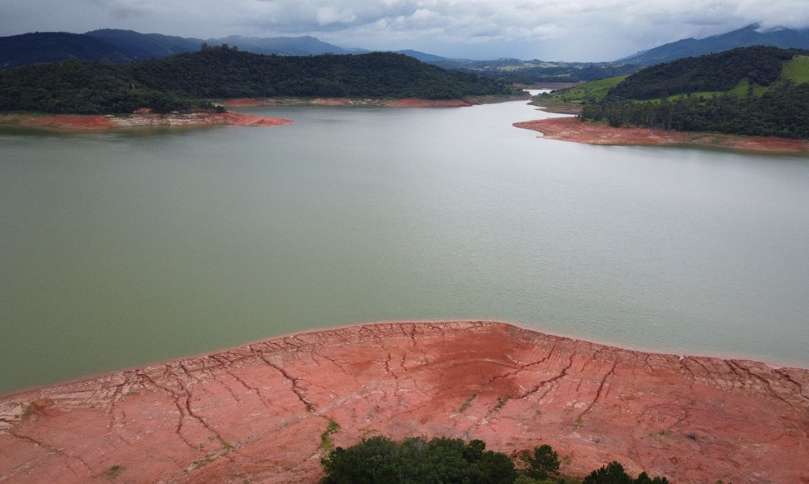 Chuvas elevam nível dos reservatórios, mas SP mantém alerta para consumo consciente de água