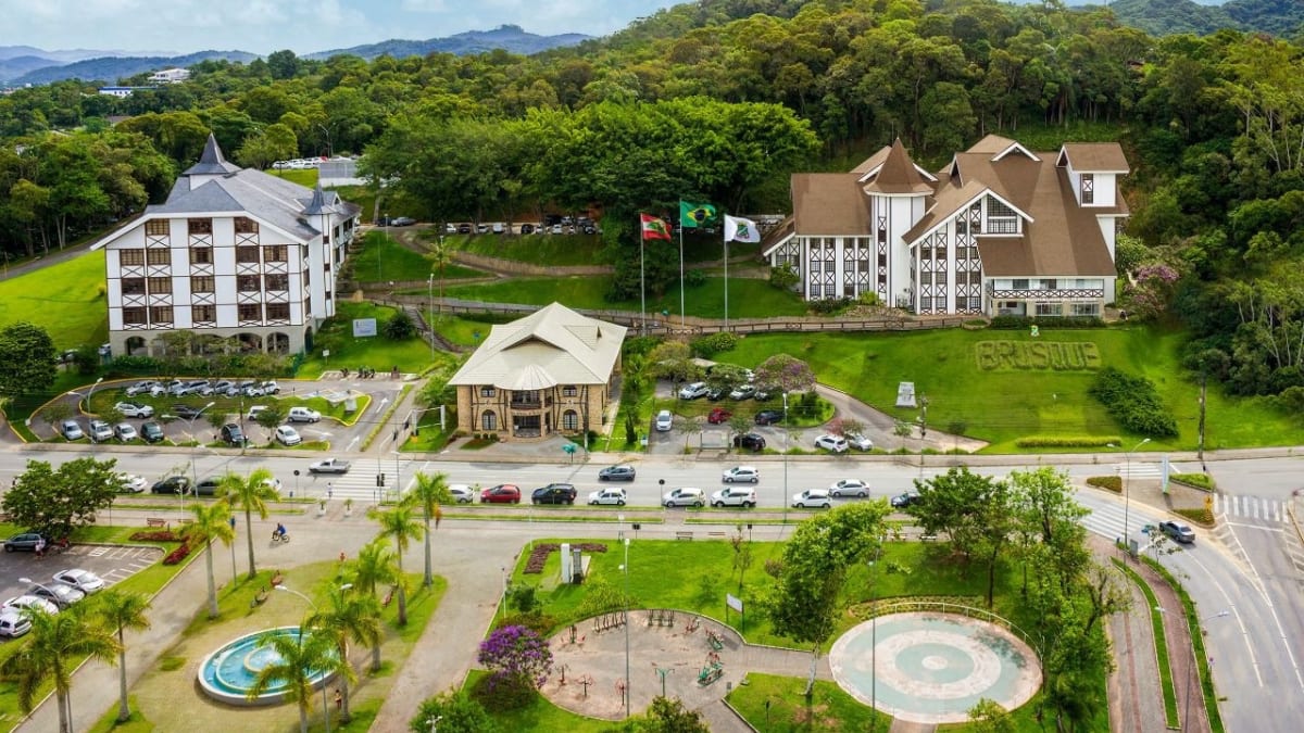 Brusque é a cidade mais segura do Brasil e registra baixa dependência do Bolsa Família