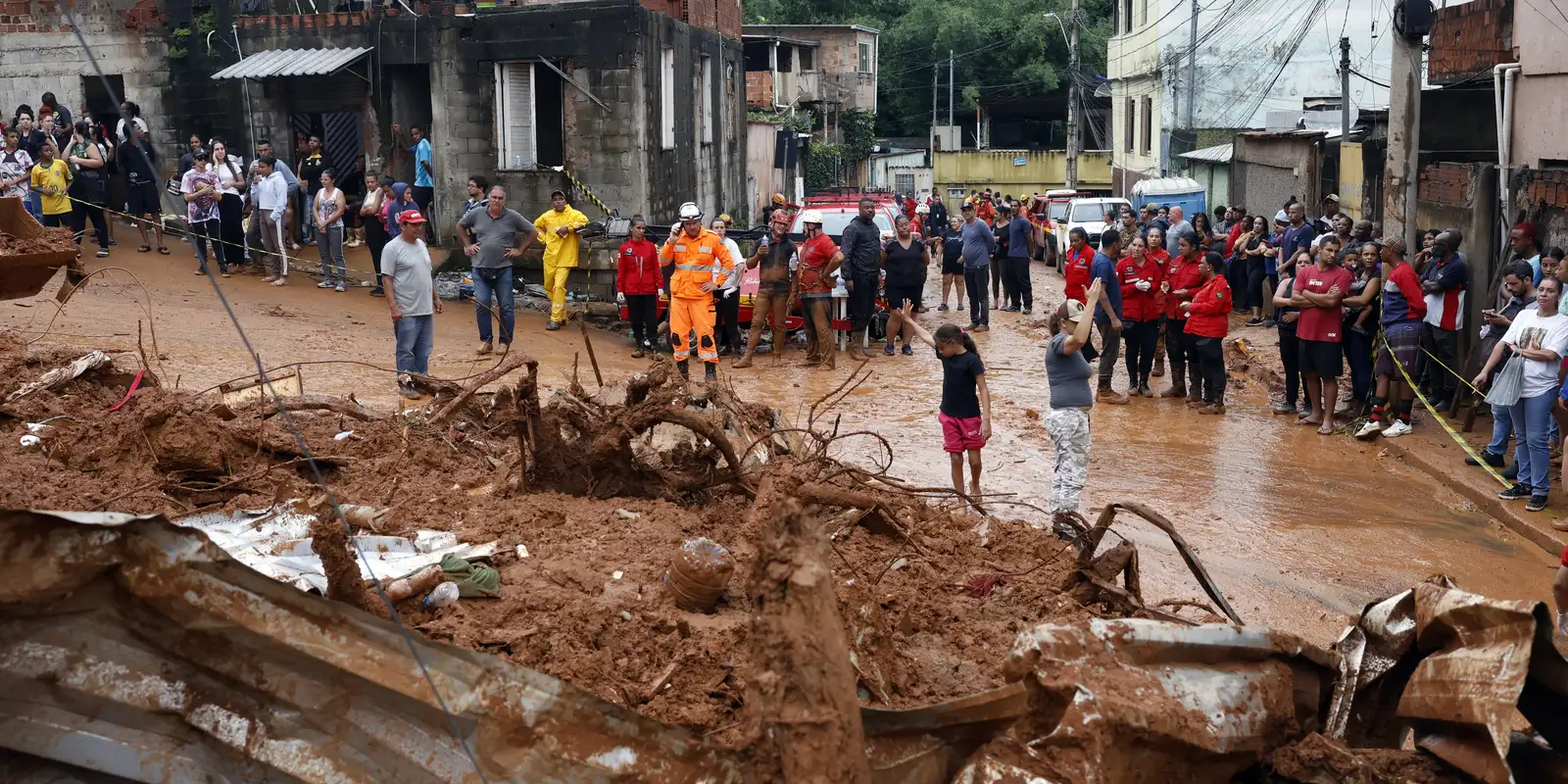 Chuvas deixam Juiz de Fora em situação crítica e mobilizam autoridades