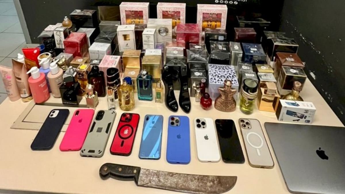 Polícia Militar prende dois suspeitos e recupera objetos de roubo em Palhoça