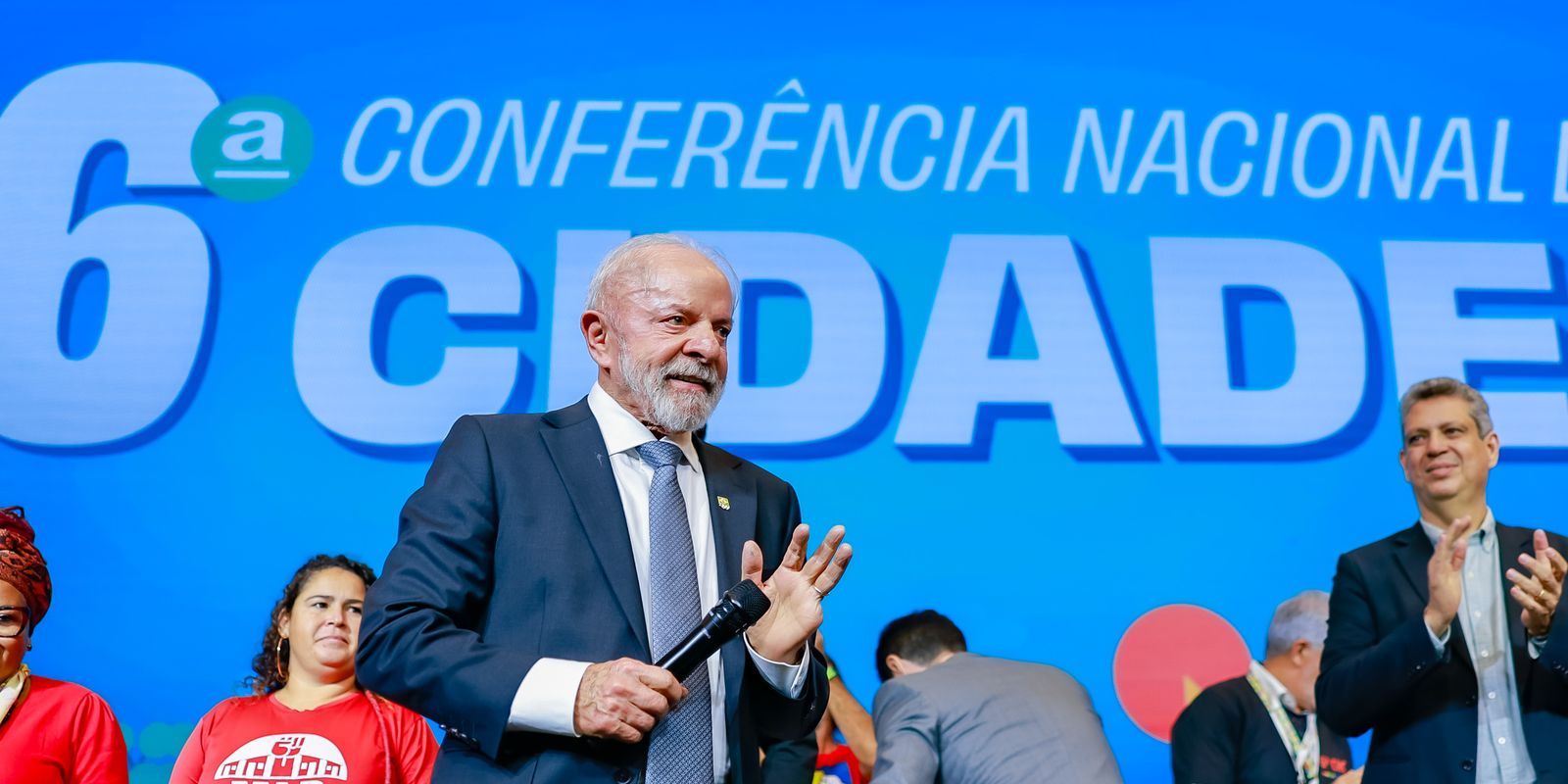 Lula visita áreas afetadas pelas chuvas em Minas Gerais