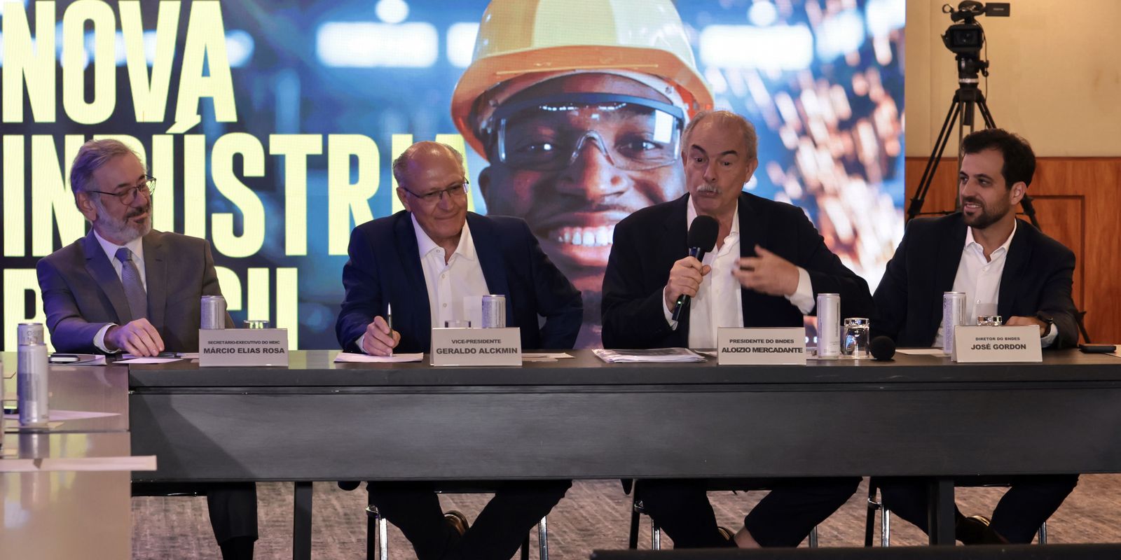 Governo apresenta programa para fortalecer indústria nacional até 2033