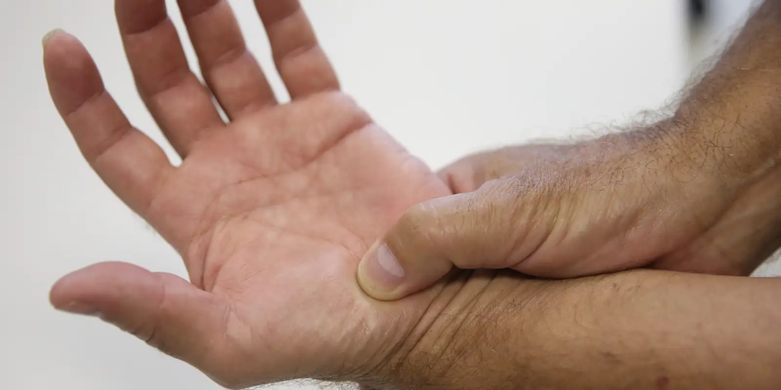 Novas diretrizes ampliam tratamento da fibromialgia no SUS