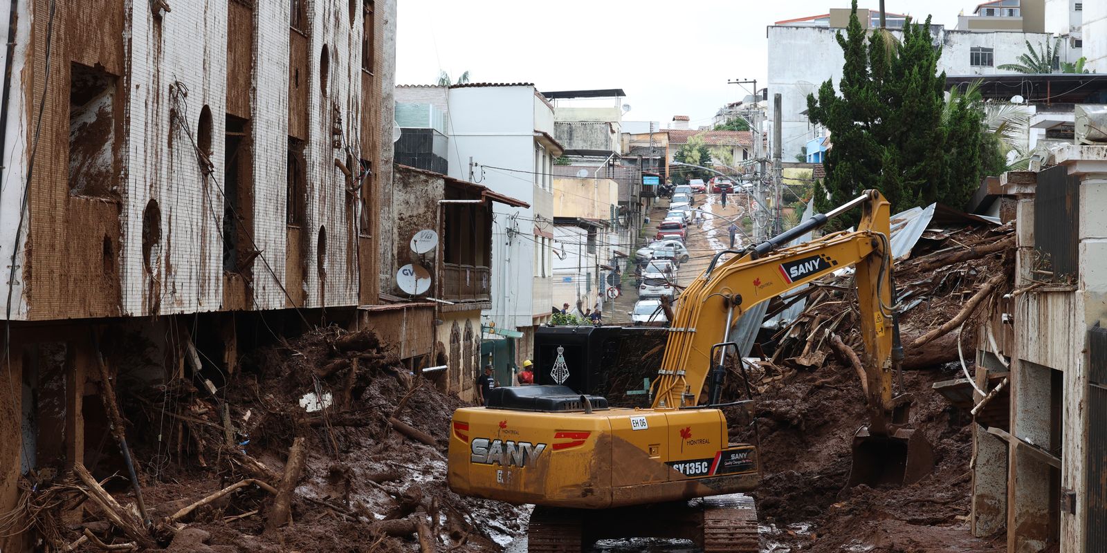 Mortes nas enchentes em Minas Gerais chegam a 66