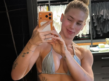 Virginia Fonseca posa de microbiquíni na Espanha e brinca sobre aparência