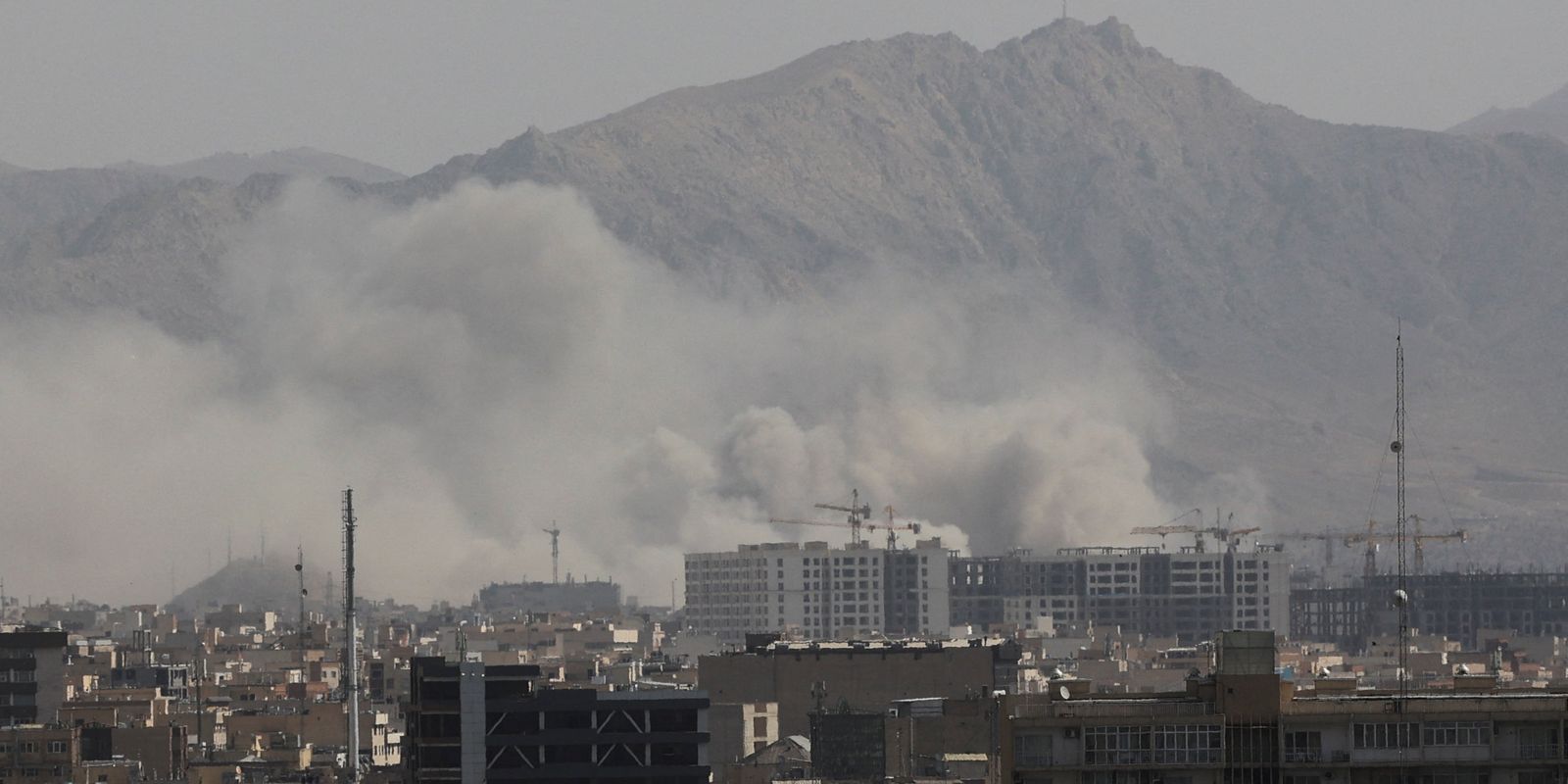 Ataque dos EUA e Israel ao Irã eleva preço do petróleo