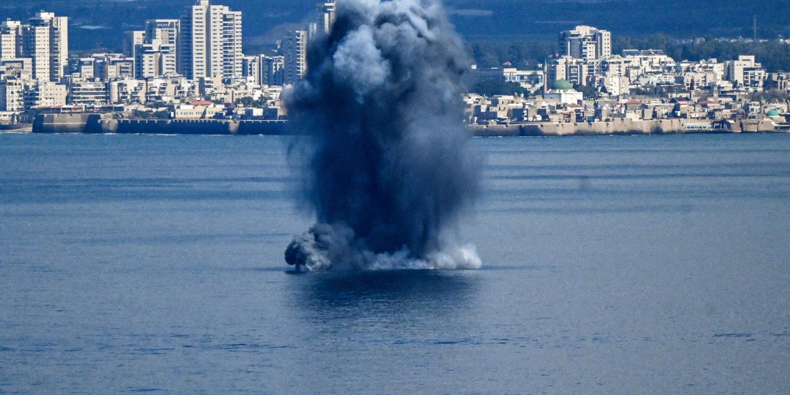 Ataques dos EUA e Israel podem paralisar negociações nucleares com Irã