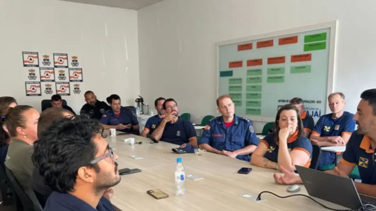 Defesa Civil realiza simulado de inundação em Itajaí no bairro Cordeiros