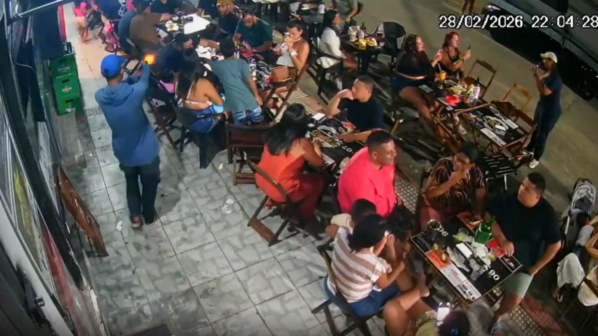 Homem é morto com tiro na cabeça em lanchonete na Serra