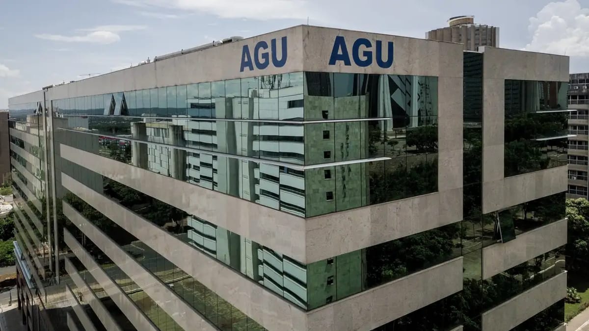 AGU defende exclusividade de médicos na realização de abortos legais