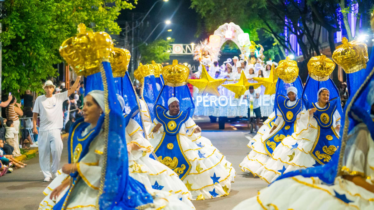 Pérola Negra é declarada campeã do Carnaval de Rua 2026 de Caxias do Sul após penalização da São Vicente