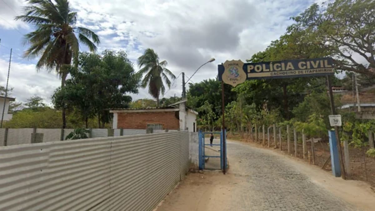 Mulher é presa após agredir e tentar extorquir costureira de 60 anos em Cachoeiro