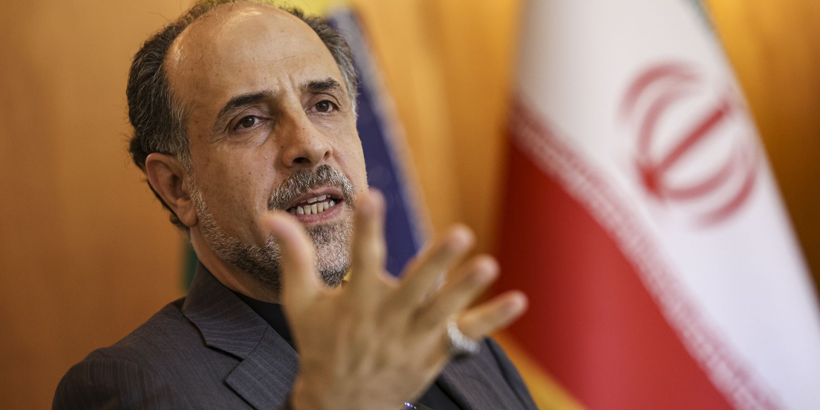 Embaixador do Irã no Brasil critica EUA e Israel em negociação nuclear