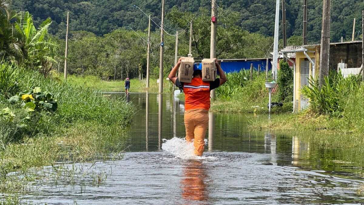 Água começa a baixar em Mongaguá e Defesa Civil inicia vistorias para retorno das famílias