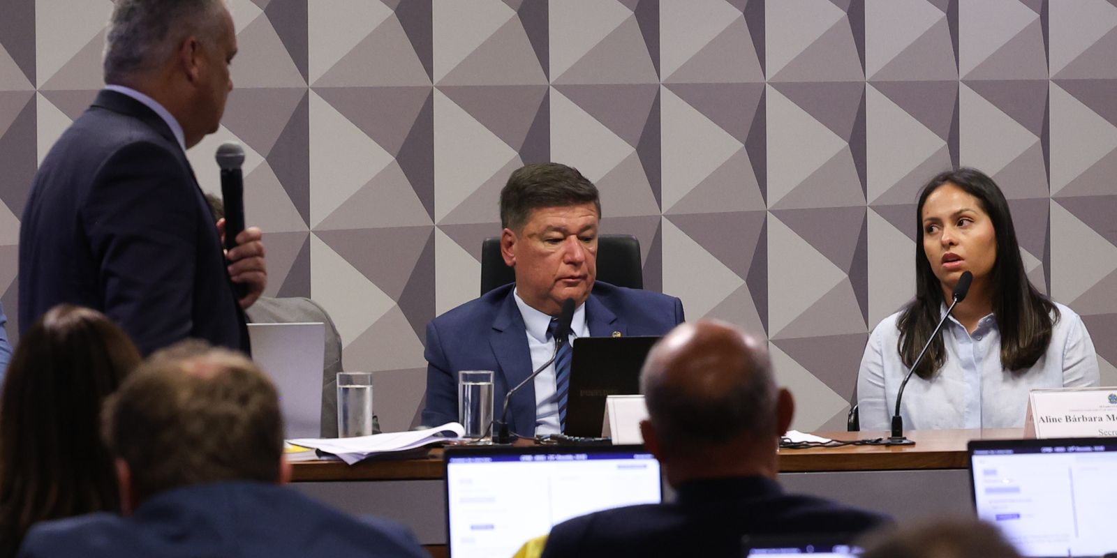 Ex-secretária detalha acesso a cofre em investigação do INSS