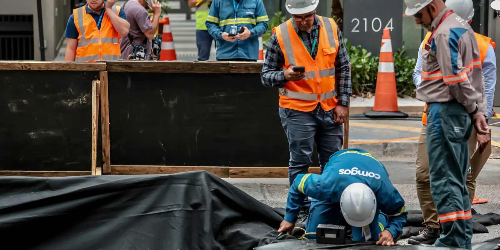 Rua da Consolação é liberada após explosão e buraco na pista