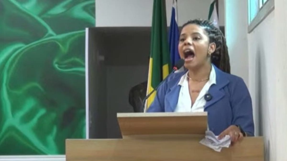 Vereadora aciona MP para investigar fechamento da EJA em escola de Cariacica