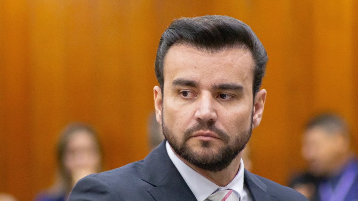 Presidente da CCJ rompe com base de Mabel, mas garante isonomia na condução da Comissão