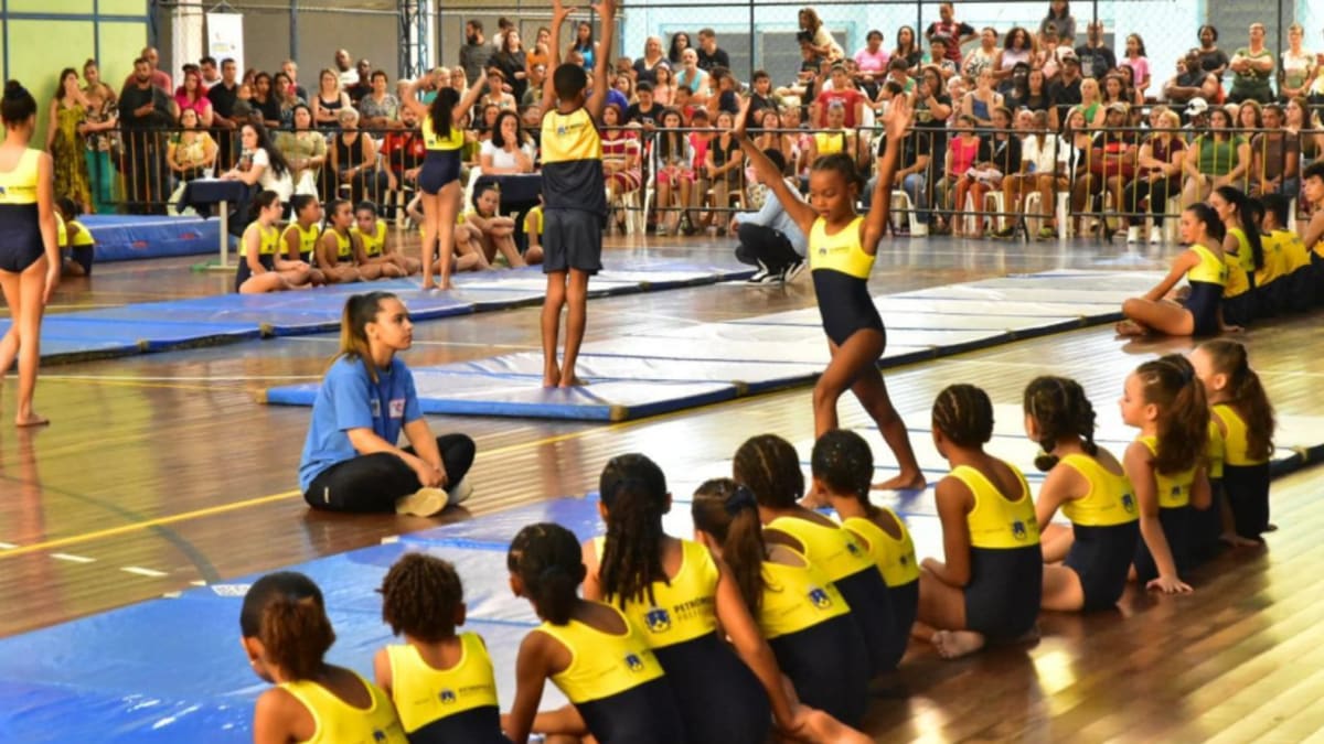 Prefeitura de Petrópolis retoma projeto de ginástica artística na rede municipal de ensino