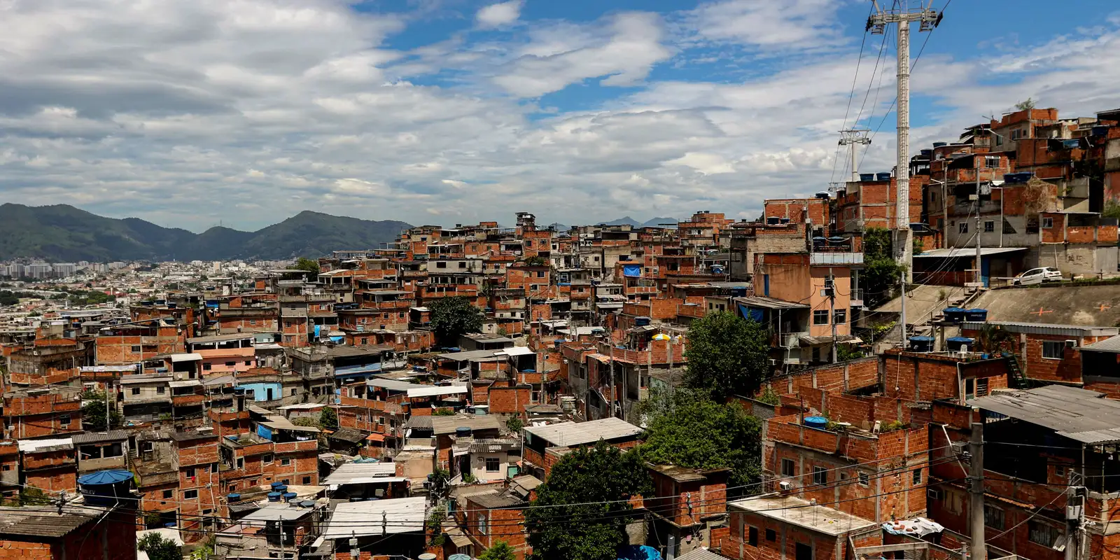 Favelas brasileiras crescem e ocupam 92 mil hectares em 40 anos