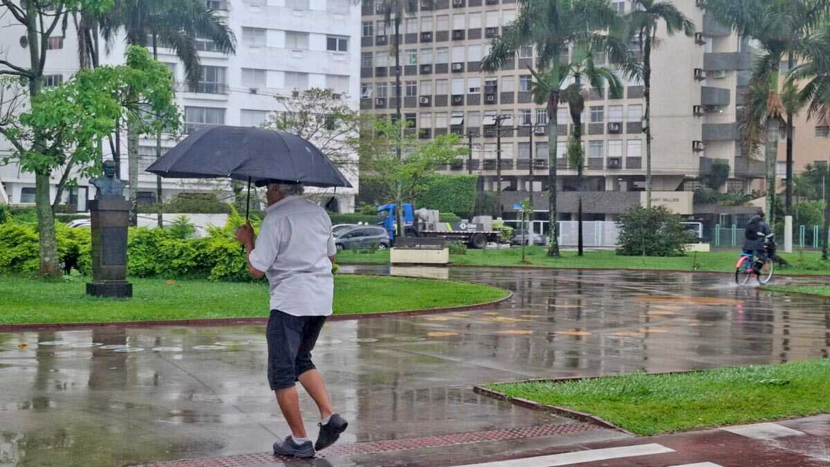 Alerta máximo para chuvas intensas e risco de deslizamentos na Baixada Santista e litoral norte de SP