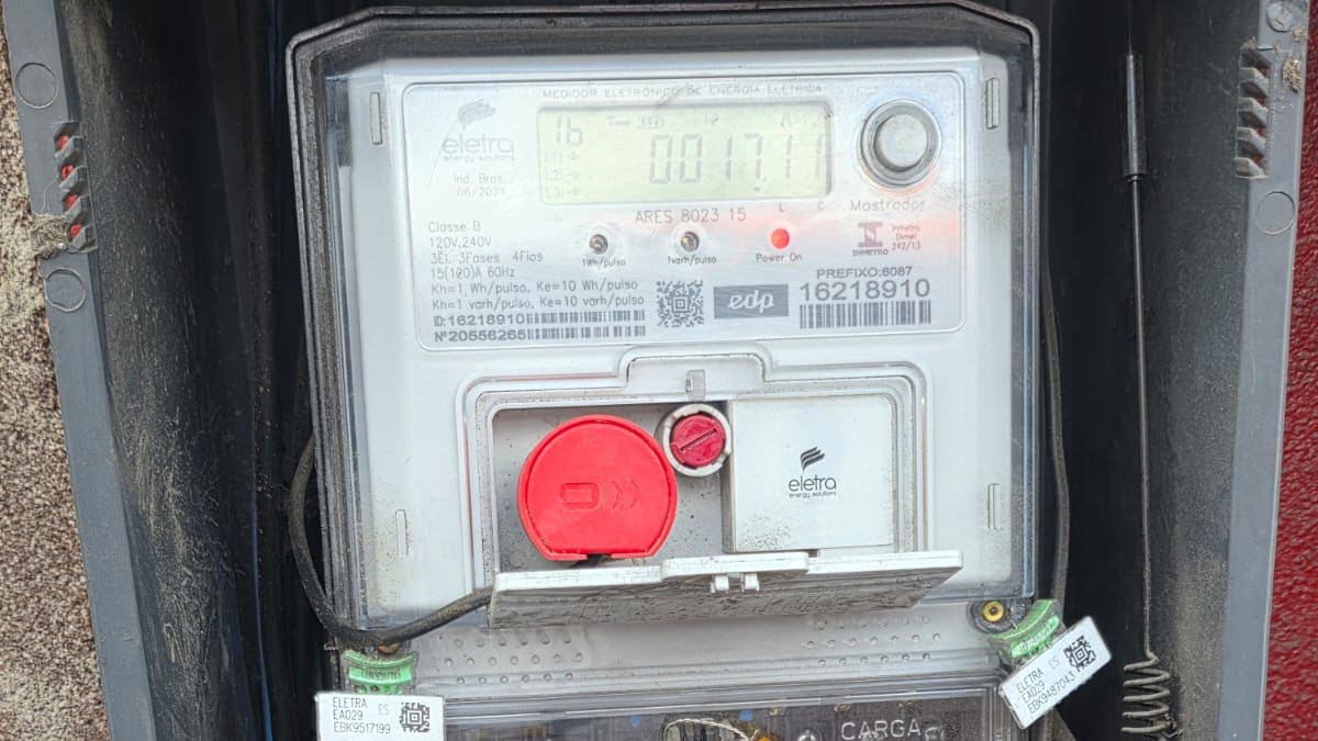 Farmácia em Vila Velha é flagrada desviando energia em ação conjunta