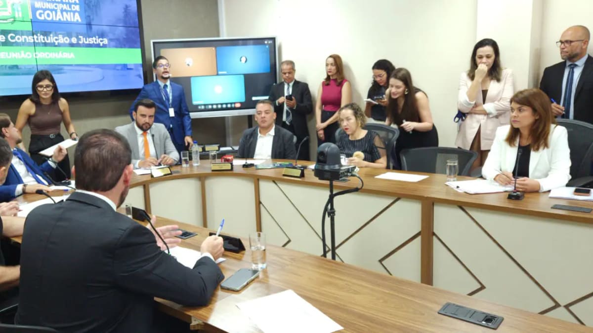 Veto ao projeto que extingue taxa do lixo aguarda parecer para tramitar na CCJ de Goiânia