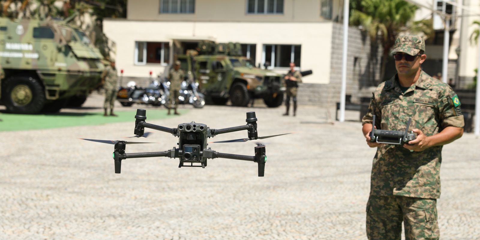 Fuzileiros Navais apresentam drones táticos e veículos blindados