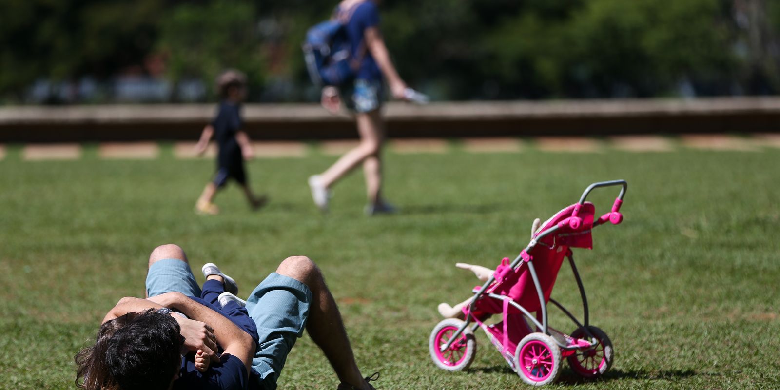 Senado aprova ampliação da licença-paternidade para 20 dias