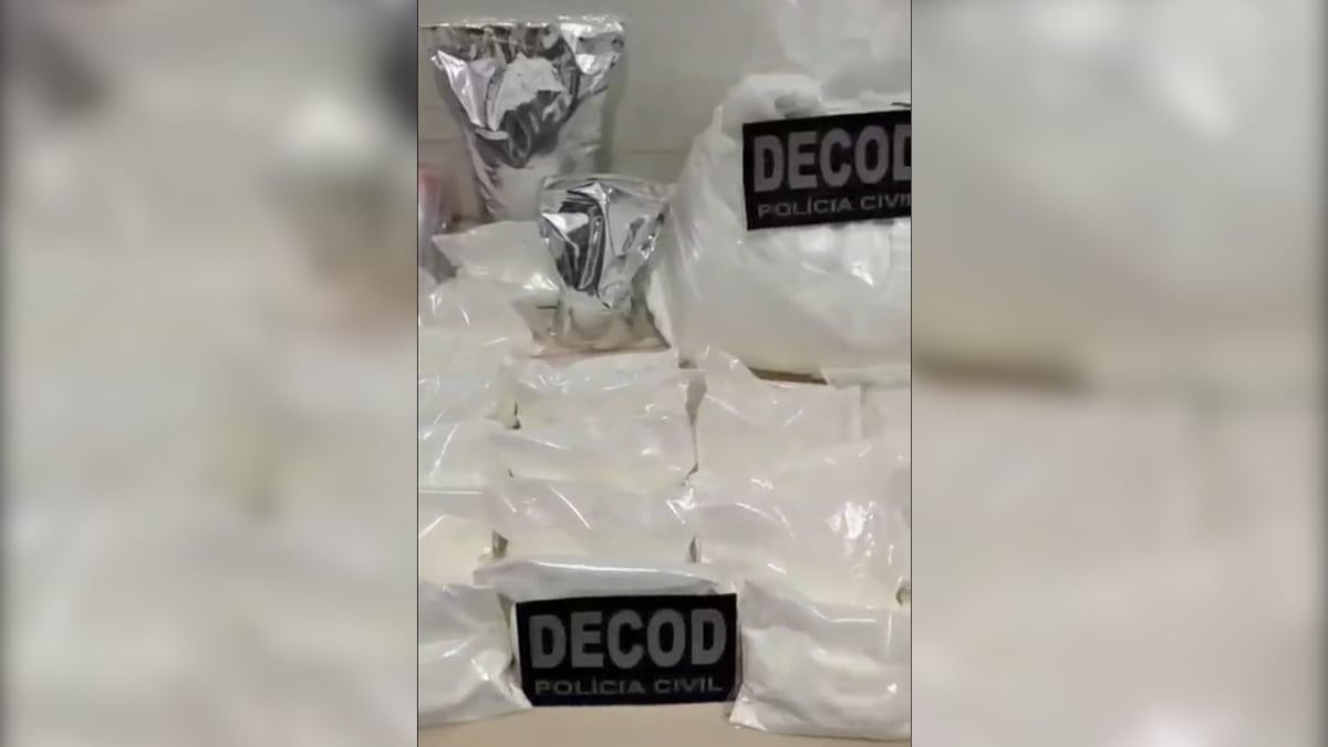 Casal é preso com 32 kg de drogas enviadas pelos Correios em Santa Catarina