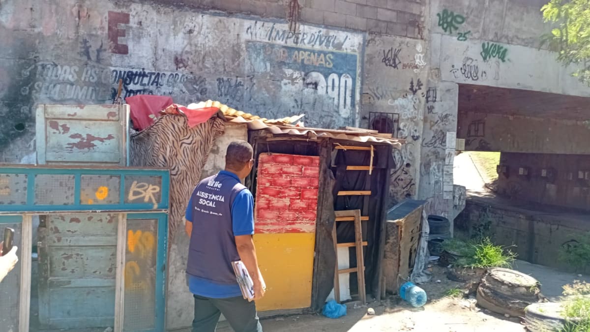Prefeitura do Rio realiza ação de acolhimento social e ordenamento urbano no Engenho da Rainha