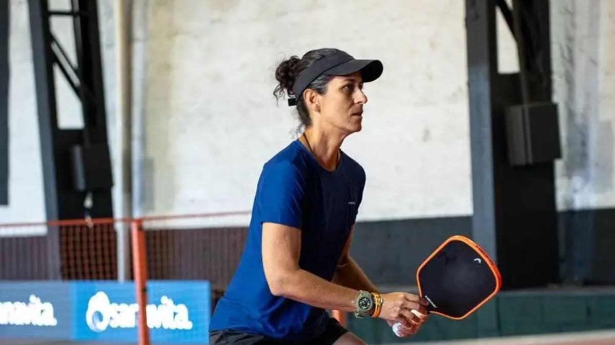 Ex-tenista Joana Cortez ministra clínica de pickleball em Goiânia