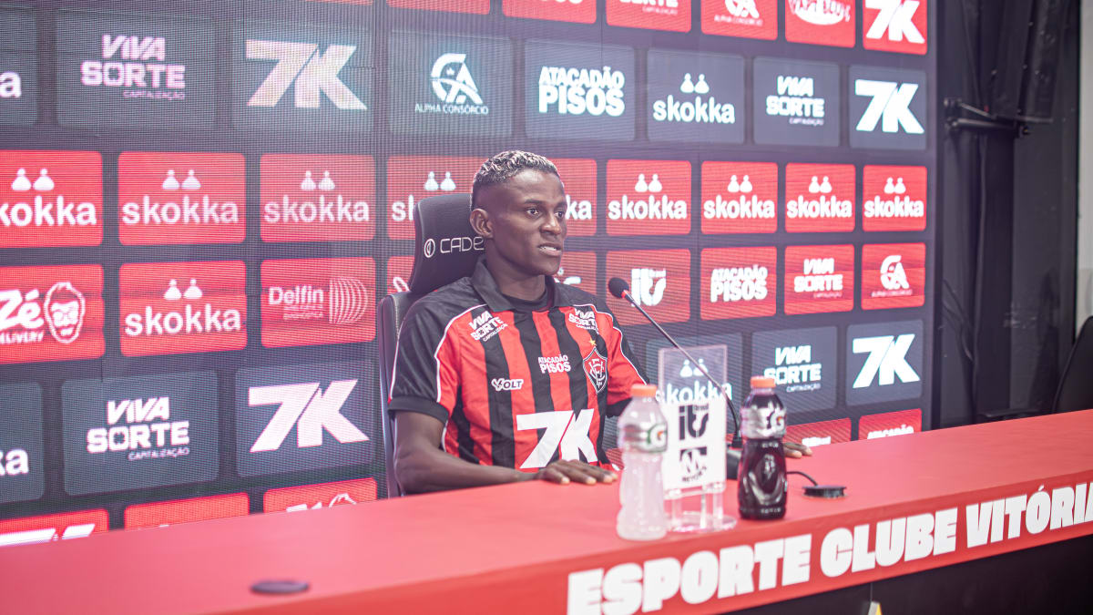 Anderson Pato é apresentado no Vitória e se emociona ao falar sobre escolha do clube