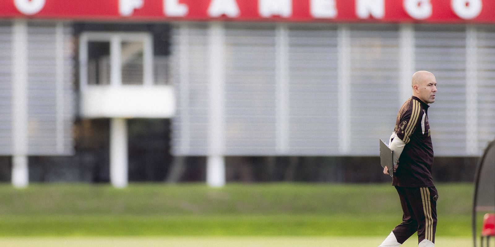 Palmeiras vence e Flamengo e Vasco apresentam técnicos