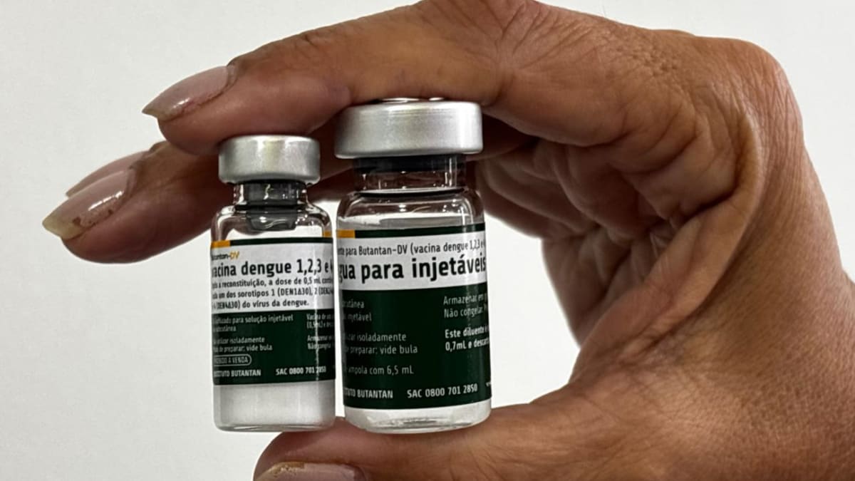 Feira de Santana inicia vacinação com Butantan-DV para profissionais da saúde contra dengue