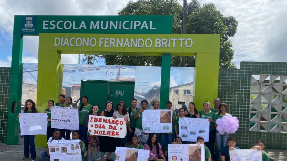 Escola Municipal em Simões Filho promove ação educativa sobre o Dia Internacional da Mulher