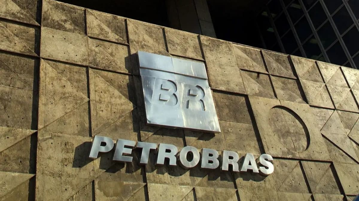 Lucro da Petrobras quase triplica e atinge R$ 110,1 bilhões em 2025