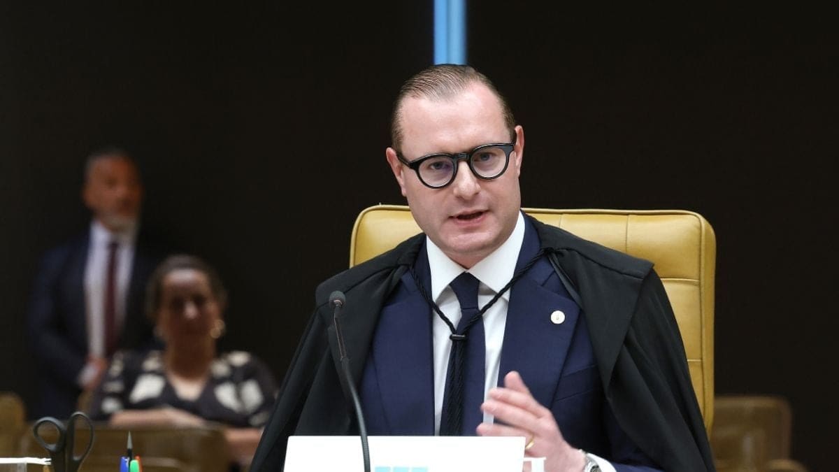 Pedido de vista do ministro Zanin suspende julgamento sobre privatização da Celepar por até 90 dias