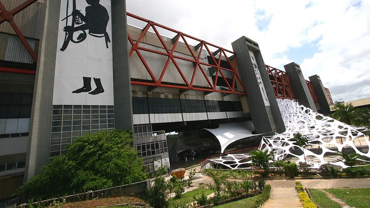 Governo da Bahia anuncia leilão do antigo Centro de Convenções após 11 anos