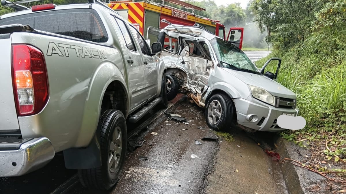Homem fica preso às ferragens após grave acidente na SC-157 em Coronel Freitas