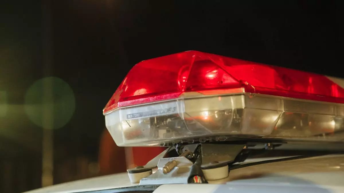 Mulher esfaqueia homem por ciúmes e confessa crime em Massaranduba