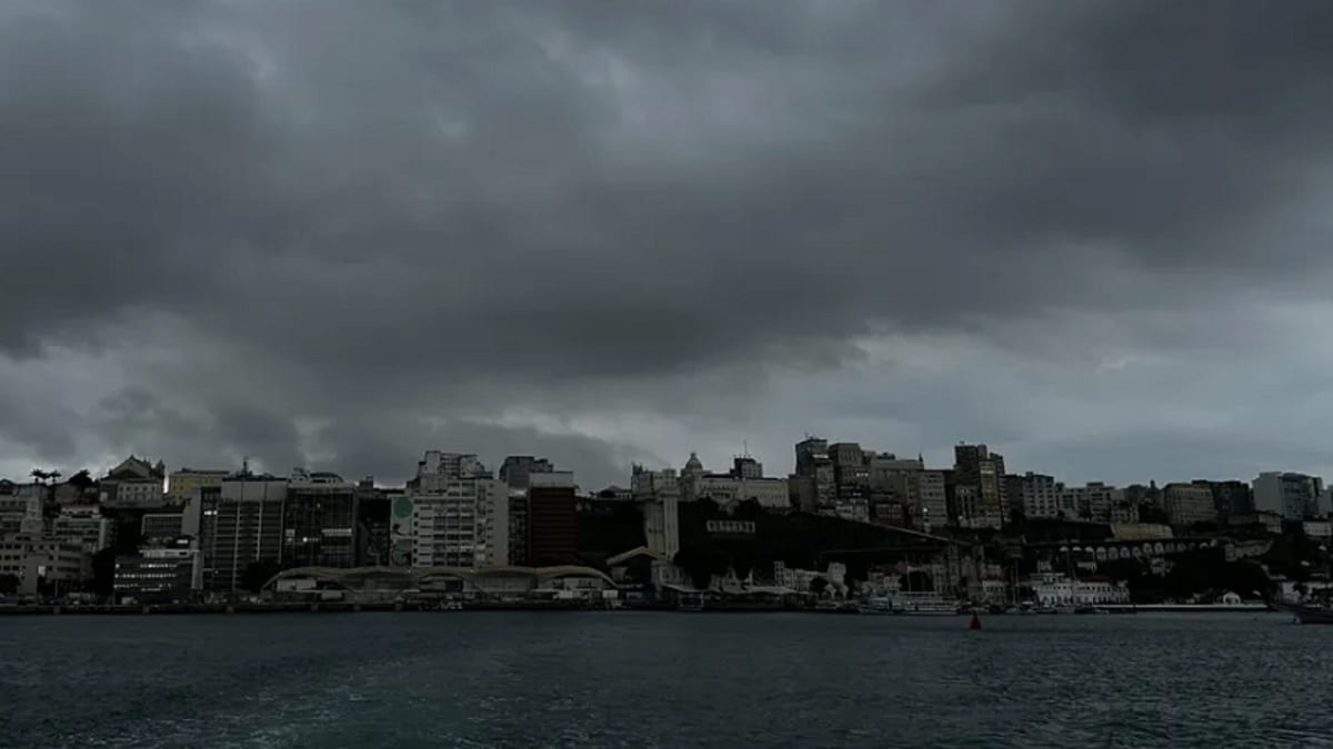 Inmet emite alerta de chuvas intensas para a Bahia e mais 25 estados