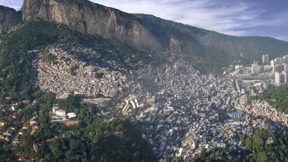 Rocinha é a favela do Rio com maior área urbanizada em encostas íngremes