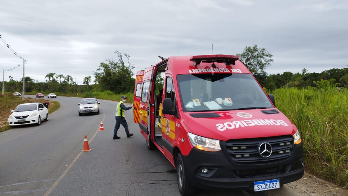 Motociclista fica ferido após perder o controle em curva no Norte de SC