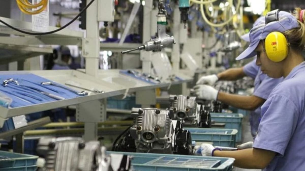 Faturamento da indústria de transformação cresce 2,3% em janeiro, mas queda anual persiste