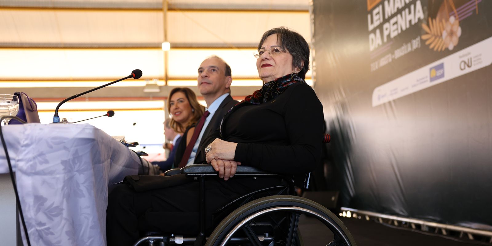 Justiça do Ceará torna réus quatro suspeitos em campanha contra Maria da Penha